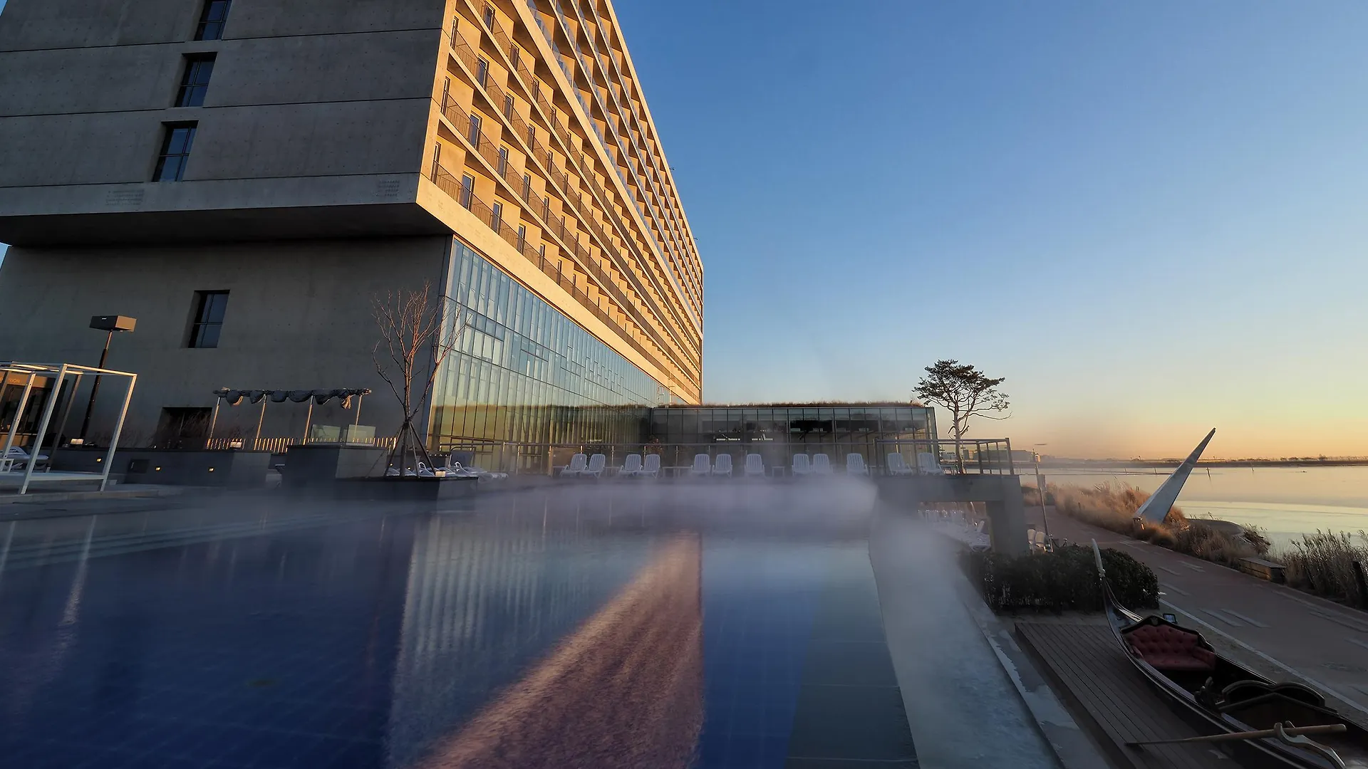 Nest Hotel Incheon 5*,