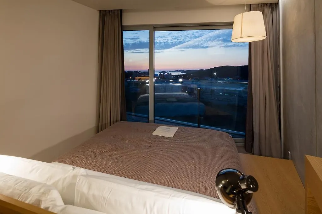 Nest Hotel Incheon 5*,