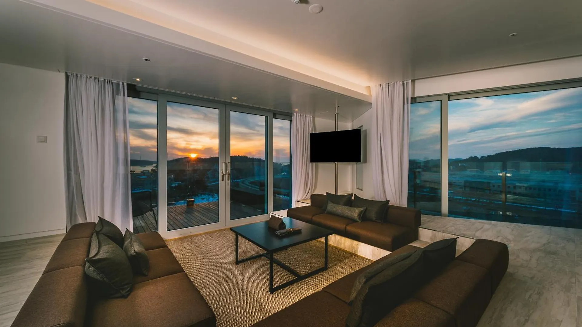 Nest Hotel Incheon 5*,  South Korea